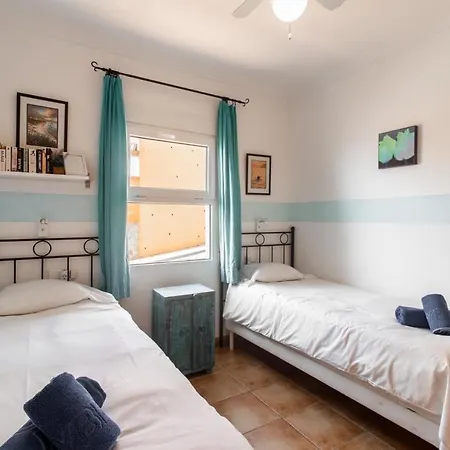 Tamango Hill, * Nerja