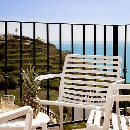 Tamango Hill, * Nerja